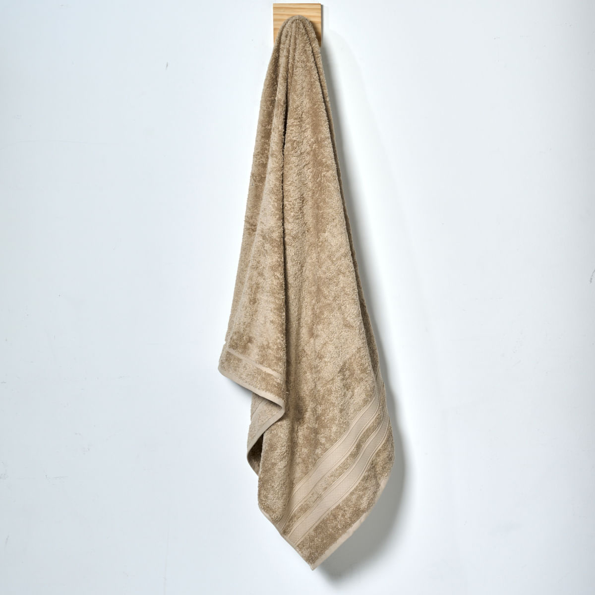 03 09 0058 Toalha Banho Magnific Bege 001